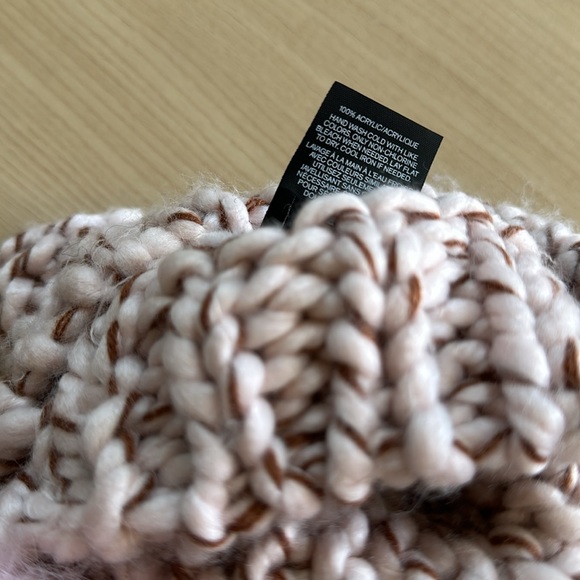Express Pink Knit Beanie - Picture 6 of 6